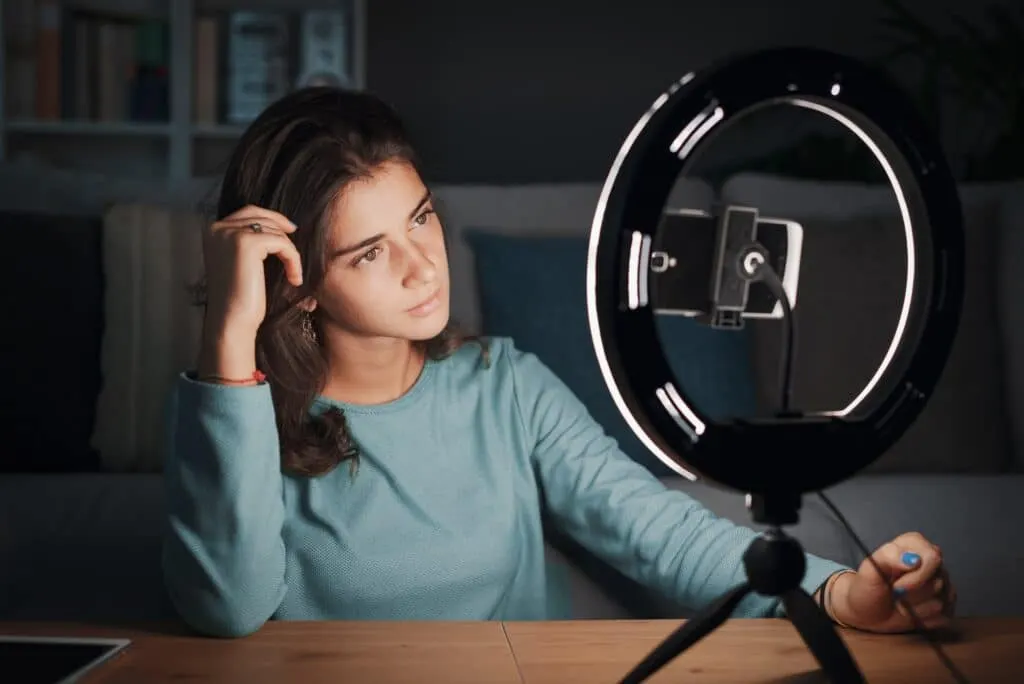 création de contenu TikTok, tendances TikTok, marketing TikTok, influenceurs TikTok, astuces TikTok