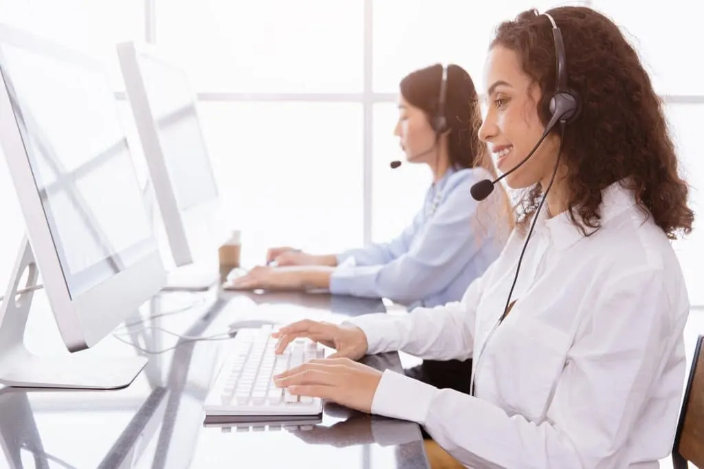 Scegliere un software CRM aziendale gratuito o a pagamento: consigli su Waxoo.